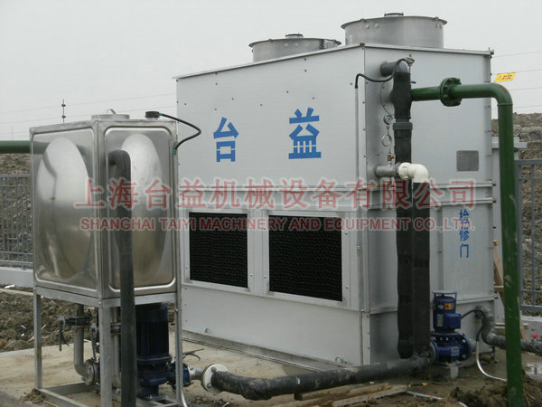 Closed cooling tower for use in electronics 