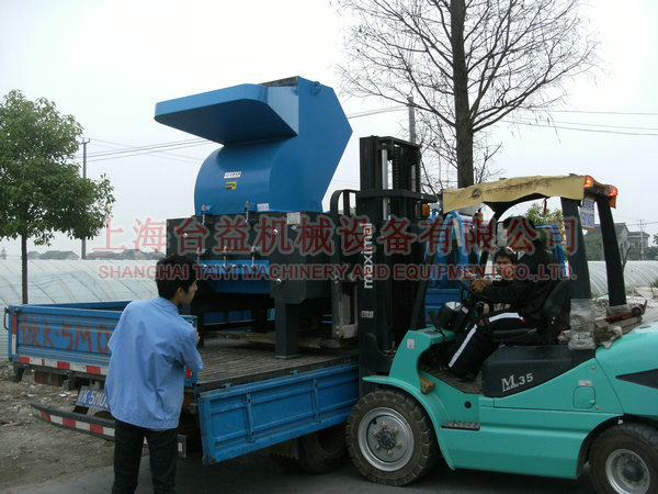 Shipment of plastic pulverizer 