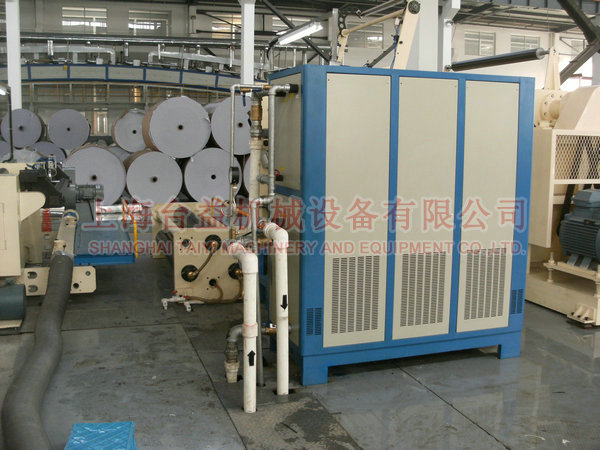 Water  chiller for packing material 