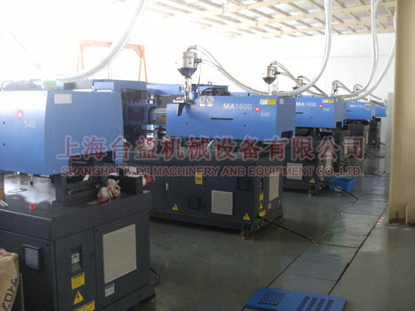 Injection molding machine cooling 